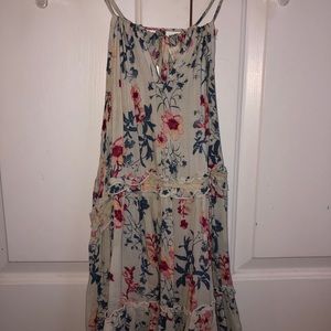 Pretty Floral Patterned Flowey Halter Top